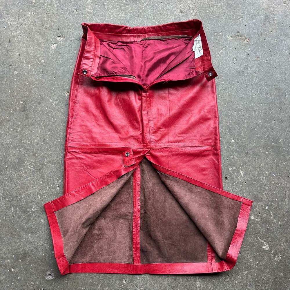 Vintage Red Leather Midi Pencil Skirt Made in USA Size 11/12 - Picture 13 of 15